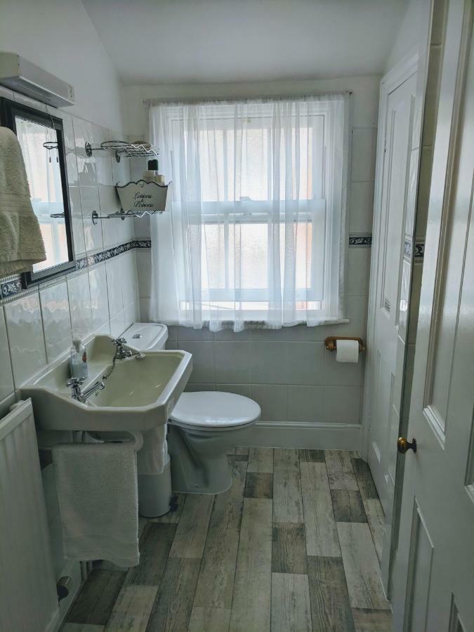 No. 23 Bed & Breakfast Wells Bagian luar foto